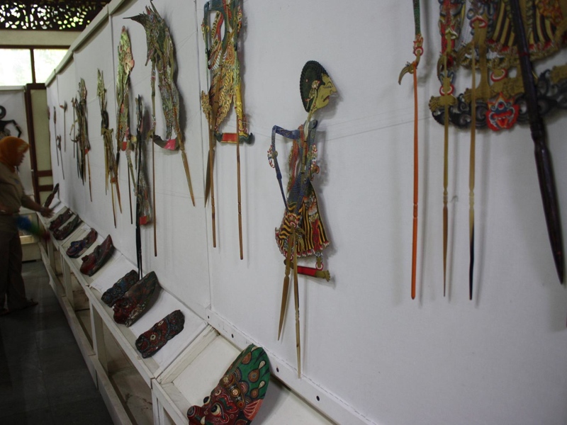 images/places/public-facilities/8/Museum-Wayang-3